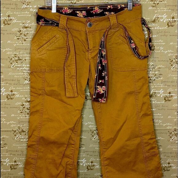 Sun Rocks Capri pants - Picture 1 of 6